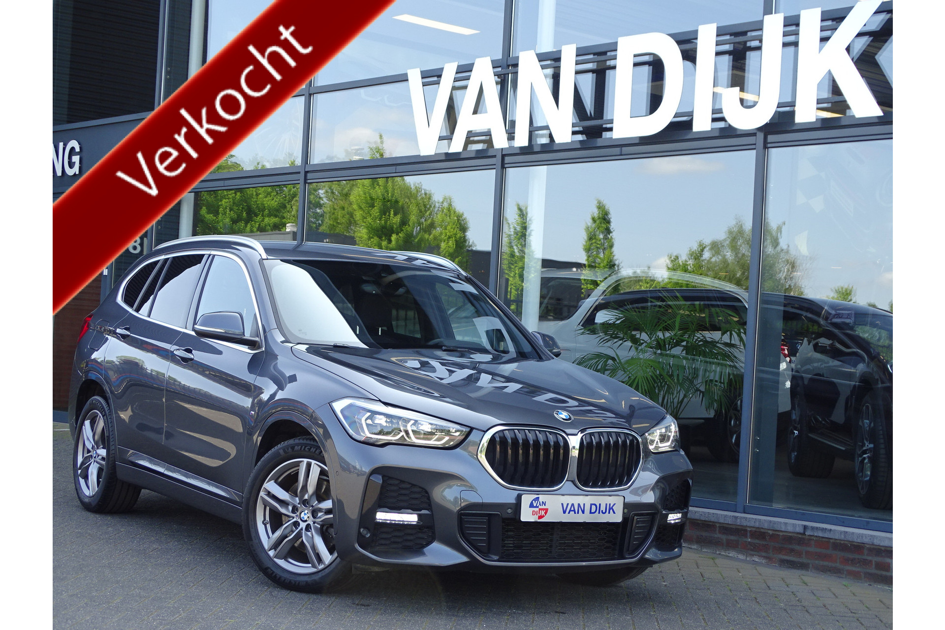 BMW X1 xDrive25e eDrive Exe. M Sportpakket Afn.Trekhaak Ada.Led Nav. PDC 18" LM Velgen