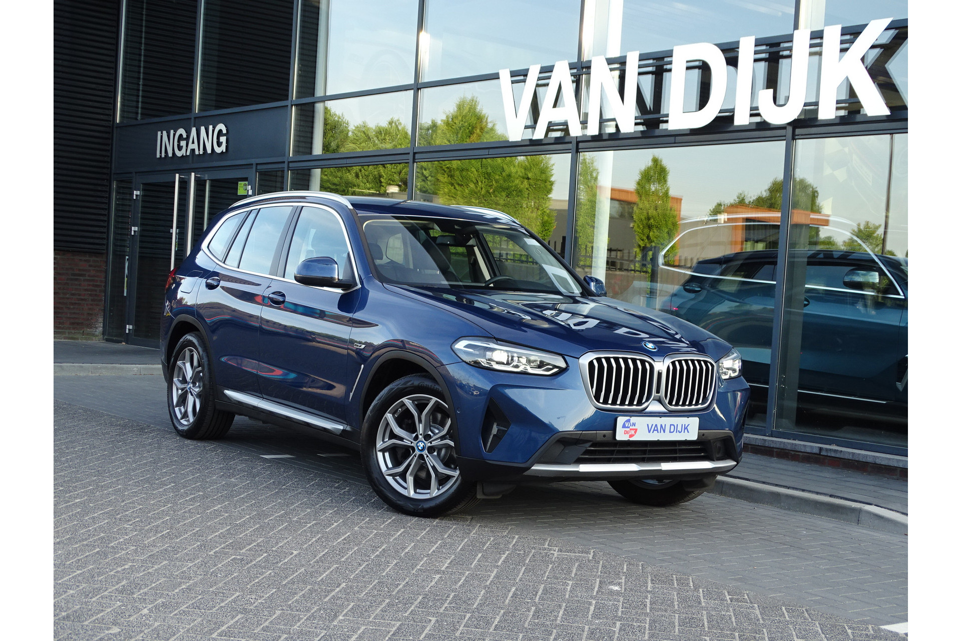 BMW X3 xDrive30e Executive Elek.Trekhaak HiFi Cockpit-Plus Sportstoelen Led PDC 19" LM Velgen