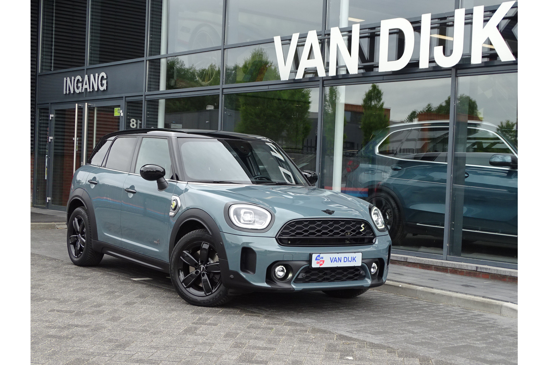 MINI Countryman Cooper S E ALL4 Navi.Plus. Apple CarPlay Led Leder Sportstoelen Getint-Glas 17" LM Velgen
