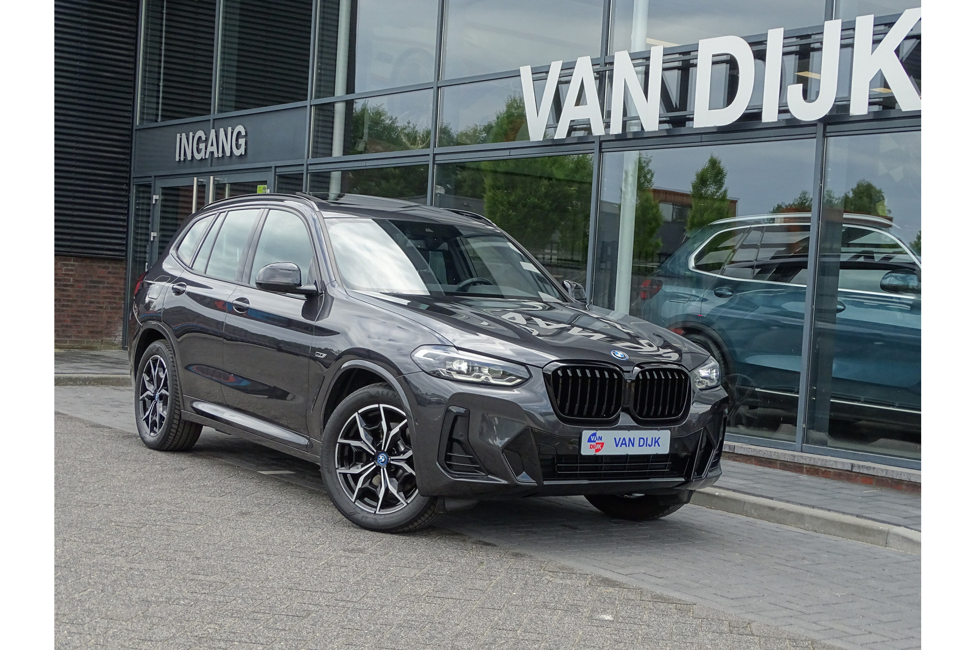 BMW X3 xDrive30e M Sportpakket Pano-Dak Driv.Ass. HiFi Cockpit-Pro. Sport-Aut. PDC LED 19"LM Velgen